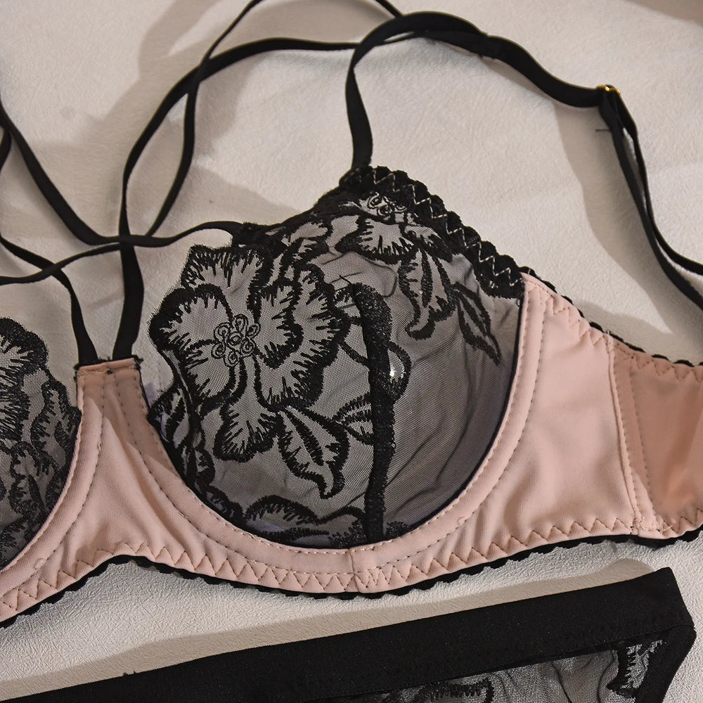 
                  
                    Koronkowy komplet bielizny Nicole
                  
                