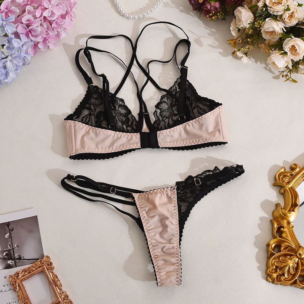 
                  
                    Koronkowy komplet bielizny Nicole
                  
                