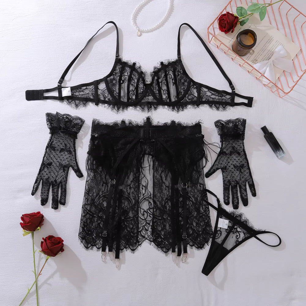 
                  
                    Zmysłowy komplet bielizny z piórkami Harper
                  
                