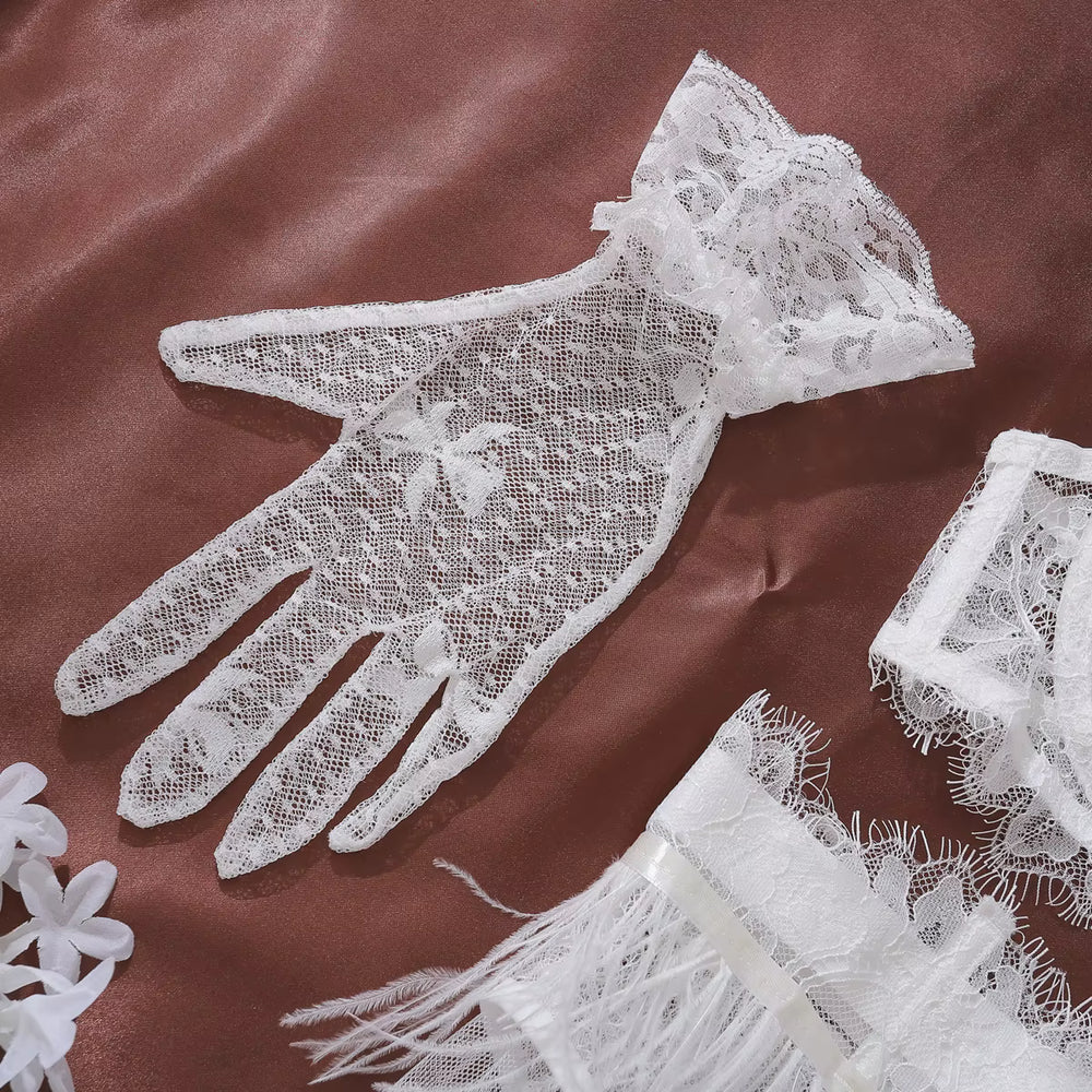 
                  
                    Zmysłowy komplet bielizny z piórkami Harper
                  
                