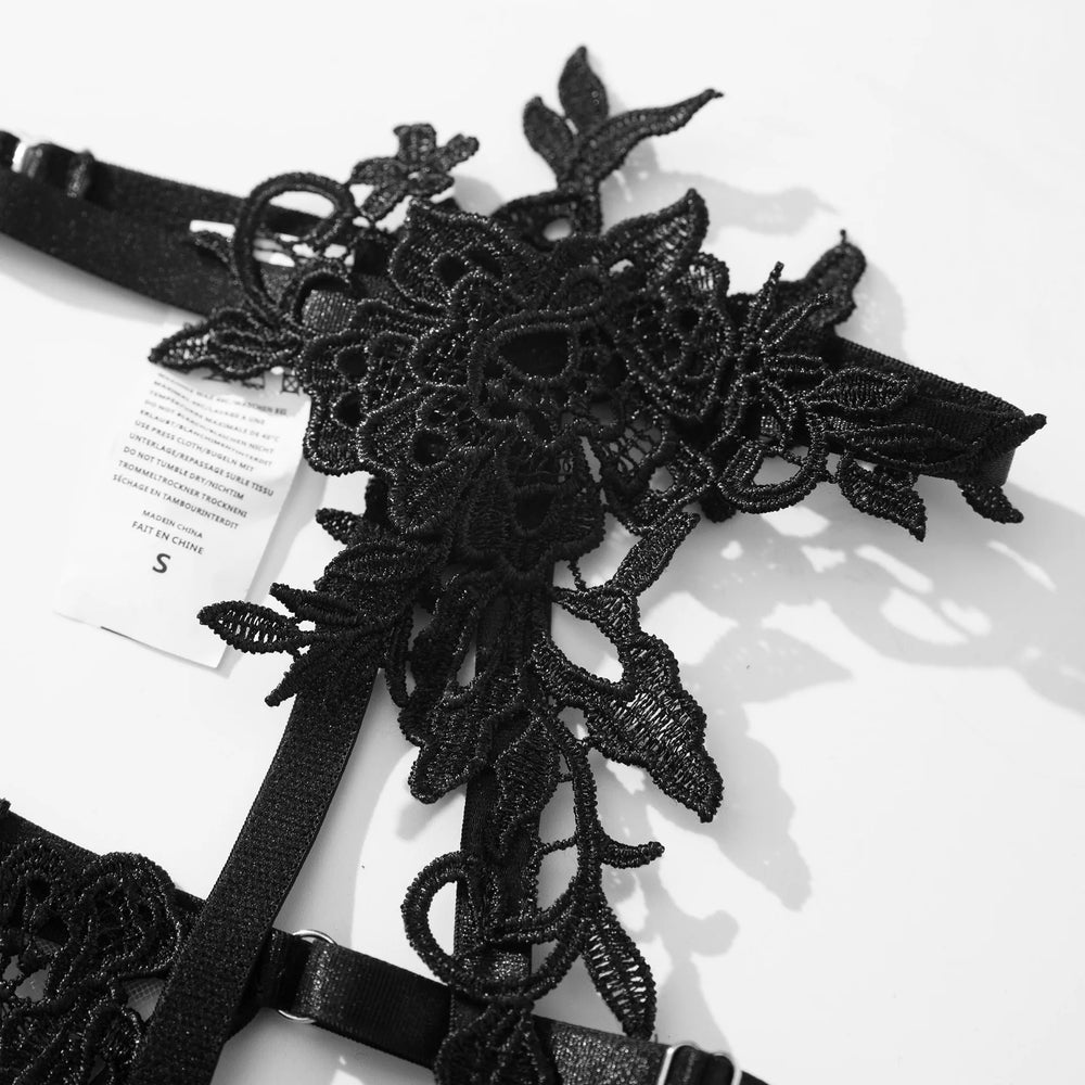 
                  
                    Odkryty komplet bielizny Mirea
                  
                