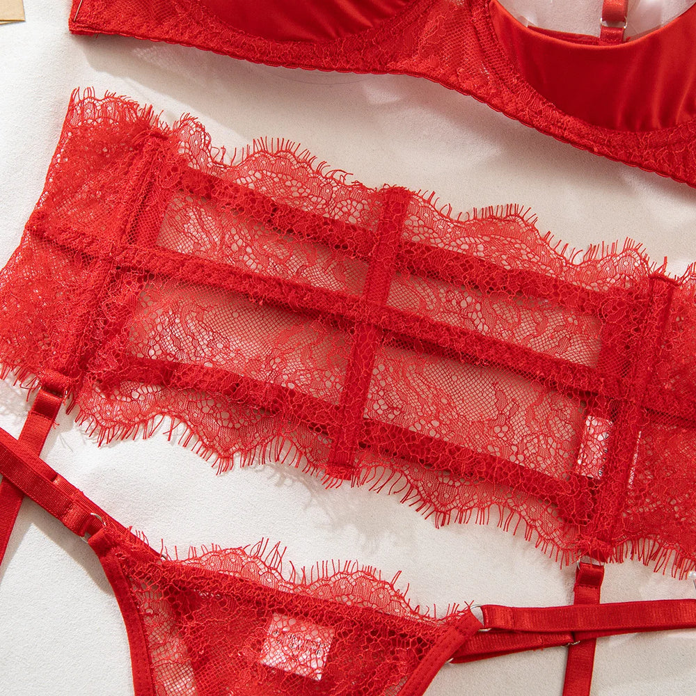 
                  
                    Koronkowy komplet bielizny Maurea
                  
                