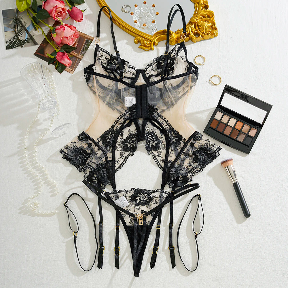 
                  
                    Komplet bielizny z body Eve
                  
                